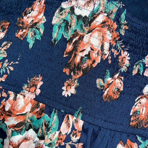 Dark Blue Floral Romper WITH POCKETS Size Small - Picture 8 of 8